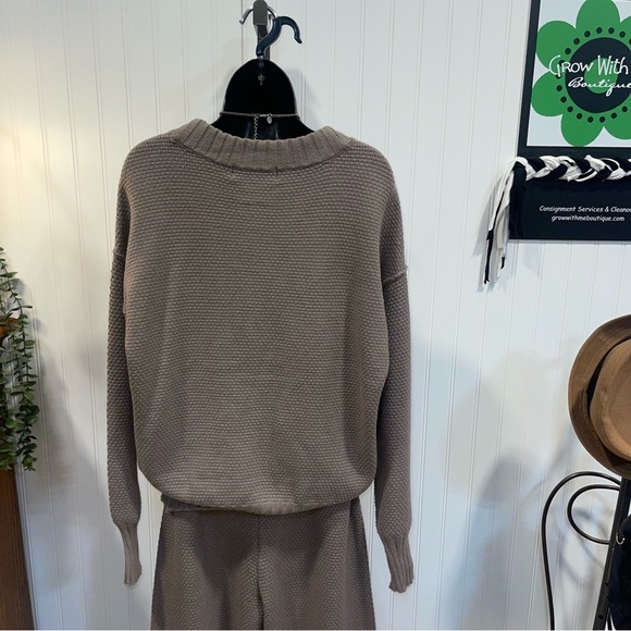 Rae made Brown Knit Cardigan and Pants Set small - Picture 6 of 7